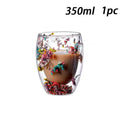 Caneca de vidro com flores